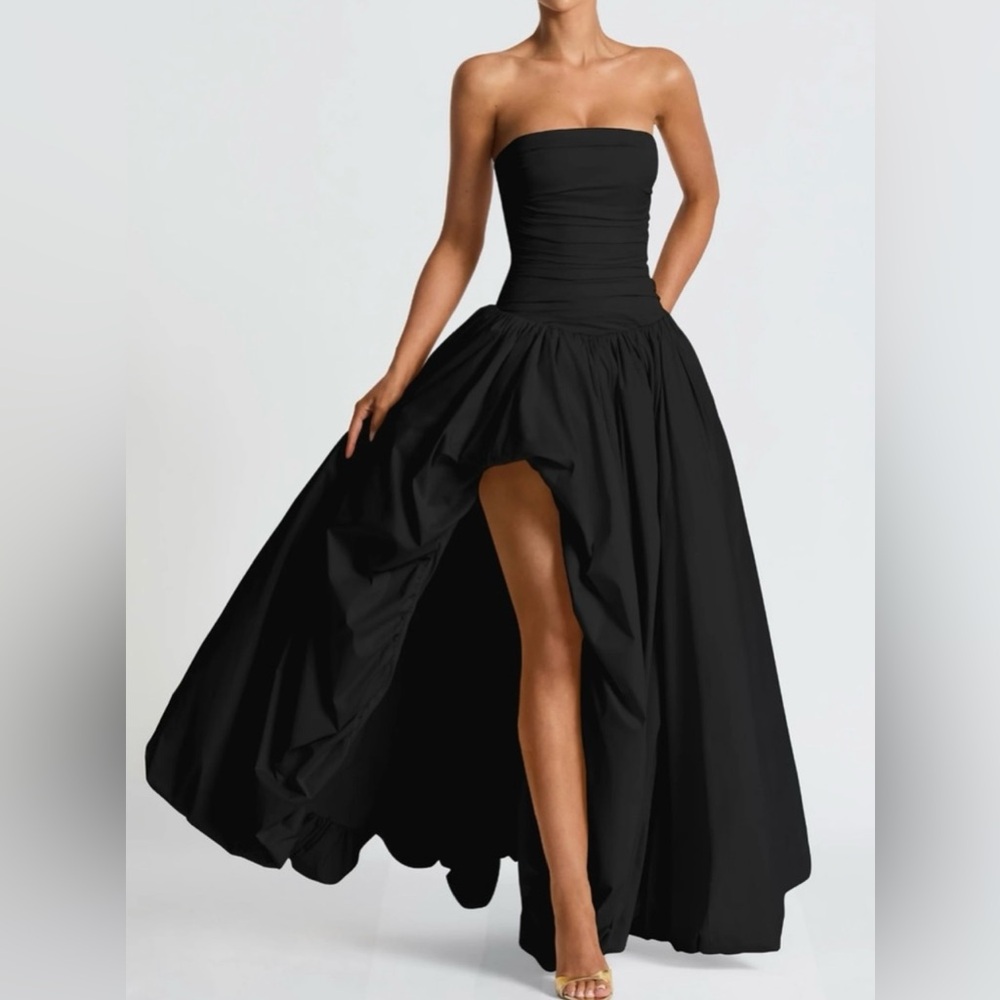 Chic Black Strapless Gown
